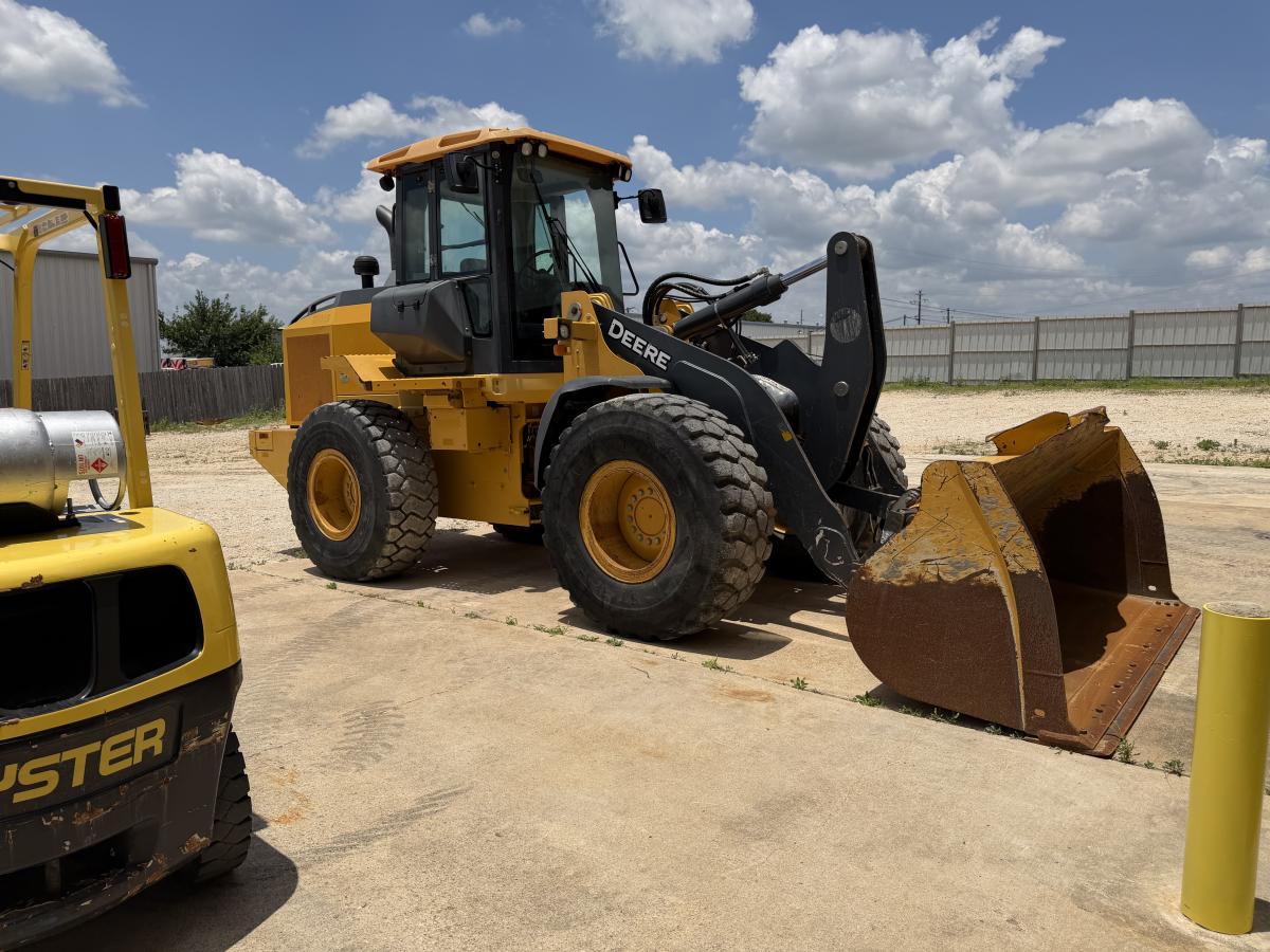 2019 John Deere 524L