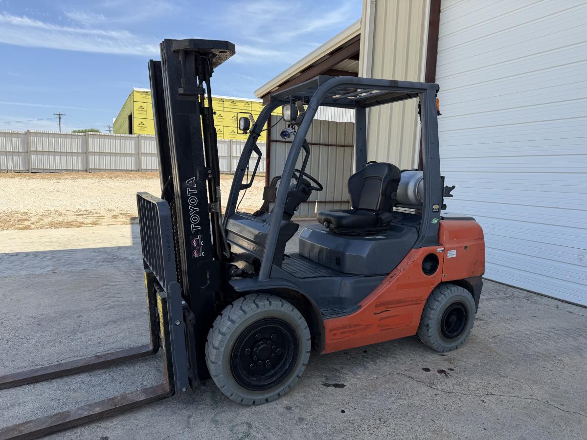 2020 Toyota 8FGU30 Forklift