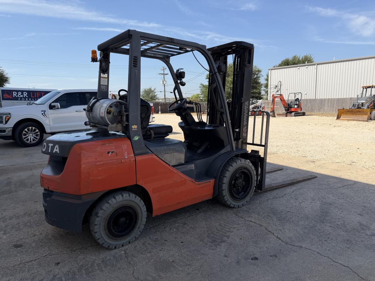 2020 Toyota 8FGU30 Forklift