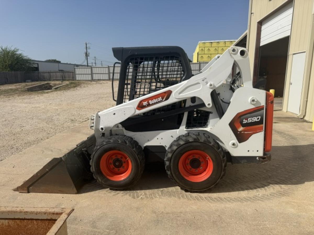 2022 Bobcat S590 Skid Steer Loader